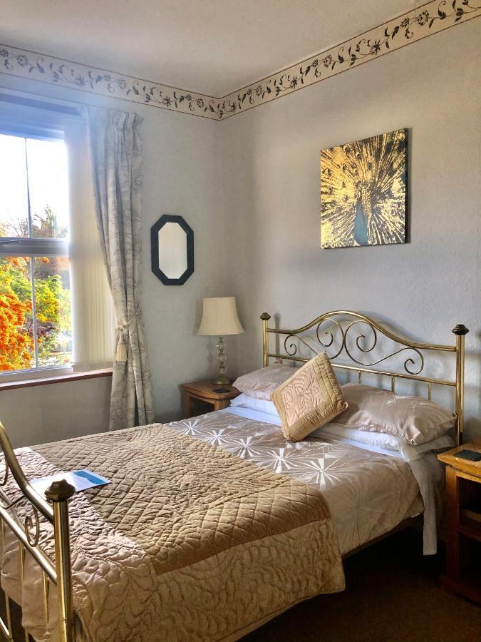 לינה וארוחת בוקר ברודוויי Brook House מראה חיצוני תמונה